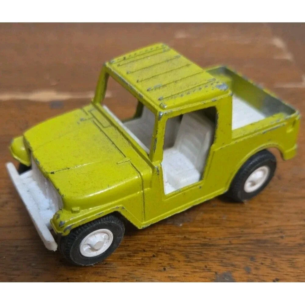 Tootsietoy Jeep Pickup Truck Vintage Lime Green Diecast Car 1960s Vintage